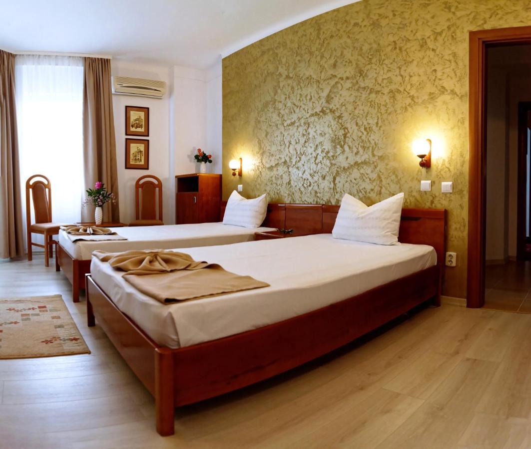 Hotel Albatros Mamaia Extérieur photo